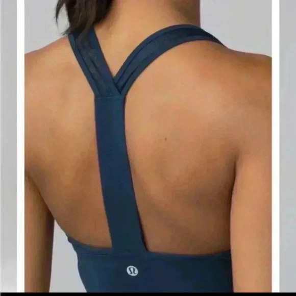 NWOT Lululemon Twist and Train Bra Size 4 - Picture 3 of 6